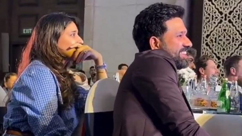 Rohit Sharma Enjoying MS Dhoni&rsquo;s Mimicry: एमएस धोनी की मिमिक्री का आनंद लेते नजर आए रोहित शर्मा, सोशल मीडिया पर वीडियो हुआ वायरल
