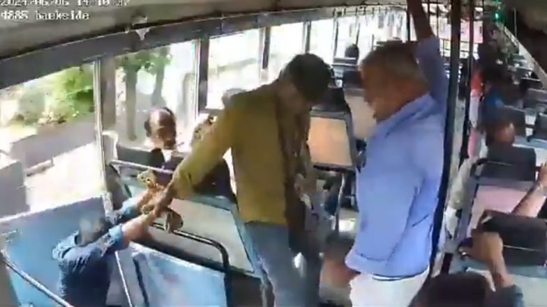Viral Video: फरिश्ता बना कंडक्टर! चलती बस के दरवाजे से नीचे गिर रहे यात्री का हाथ पकड़कर बचाई जान, केरल का वीडियो आया सामने