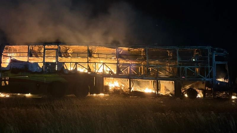 आंध्र प्रदेश के कुरनूल में चलती बस में लगी आग, कई यात्रियों की मौत, मुख्यमंत्री चंद्रबाबू नायडू ने जताया शोक