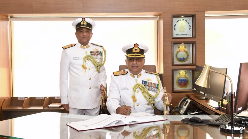 Mumbai: रियर एडमिरल शांतनु झा, एनएम ने संभाली महाराष्ट्र नौसेना क्षेत्र की कमान