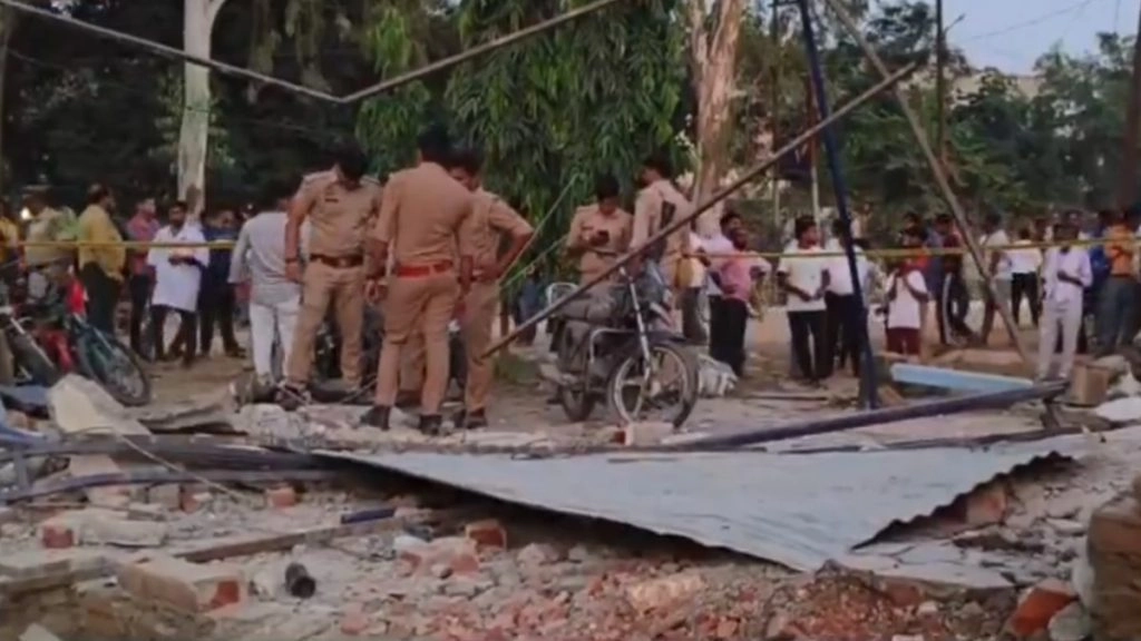 फर्रुखाबाद के कोचिंग सेंटर में हुआ भीषण विस्फोट. दो छात्रों की हुई मौत.