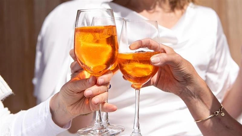 जेन जी बना रहा अल्कोहल से दूरी, 36 प्रतिशत युवाओं ने कभी नहीं पी शराब: रिपोर्ट