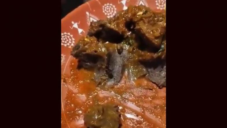 Viral Video: हैदराबाद के रेस्टोरेंट की रागी संगति में निकला कॉकरोच, ग्राहक ने वीडियो के साथ दर्ज कराई शिकायत