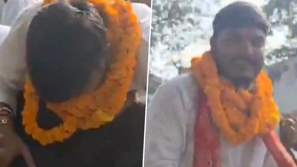 तेज प्रताप यादव की पार्टी के उम्मीदवार भैंस पर बैठकर नामांकन दाखिल करने पहुंचे.