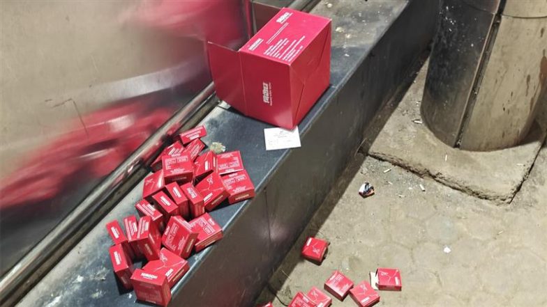 PHOTO: दिल्ली मेट्रो स्टेशन पर मिला Nirodh कंडोम से भरा डिब्बा, सिर्फ 3 पैकेट खुले; सोशल मीडिया यूजर्स ने उड़ाया मजाक