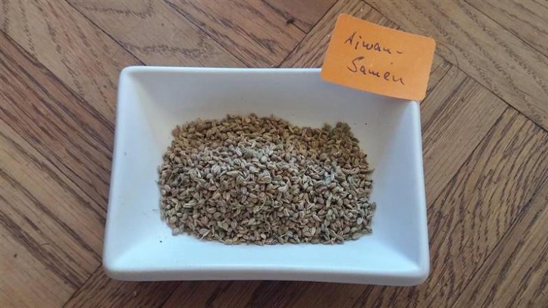 Benefits of Ajwain: दिल, पेट और इम्यूनिटी के लिए वरदान है अजवाइन, इसके बीजों में छुपे हैं सेहत के गुण