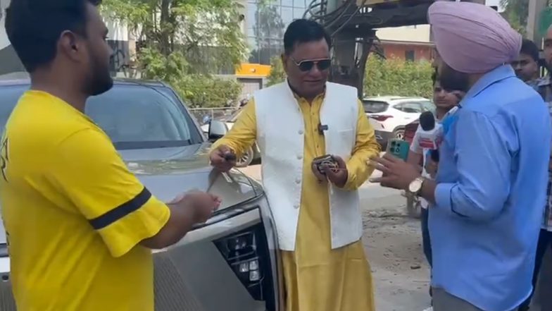 VIDEO: बॉस हो तो ऐसा! फार्मास्युटिकल कंपनी के मालिक ने 51 कर्मचारियों को दिवाली गिफ्ट में दी SUV गाड़ियां, चंडीगढ़ का वीडियो आया सामने