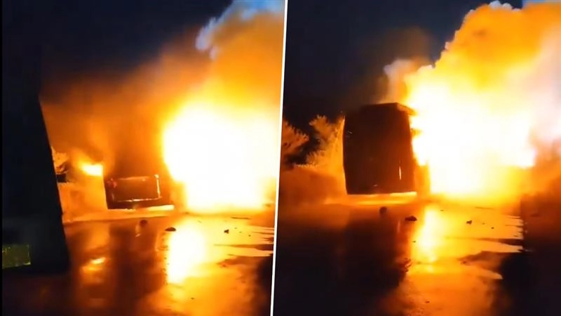 MP के अशोक नगर में चलती बस में अचानक लगी आग