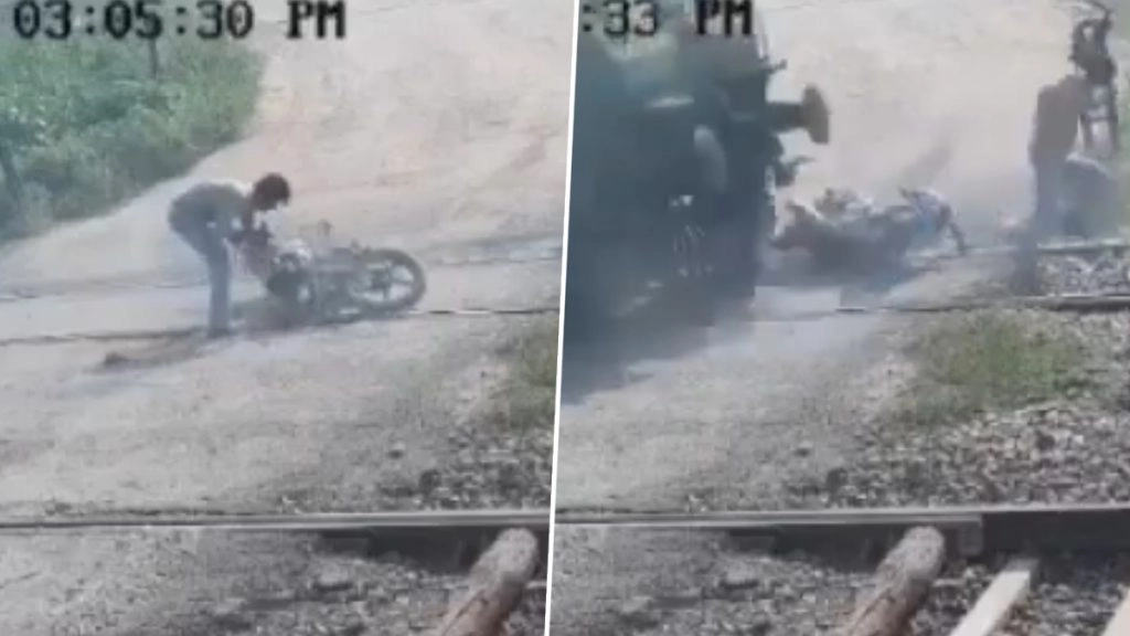 ग्रेटर नोएडा में युवक रेलवे फाटक के पास ट्रेन की चपेट में आया. 