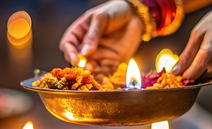 Diwali Decoration Ideas For Office: दिवाली पर अपने ऑफिस में ट्राई करें ये आसान डेकोरेशन आइडियाज