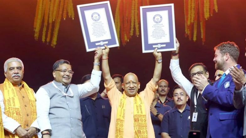 VIDEO: अयोध्या में 'Deepotsav' ने रचा नया इतिहास! एक साथ जलाए गए 26 लाख से ज्यादा दीये, CM Yogi को मिले 2 गिनीज वर्ल्ड रिकॉर्ड्स सर्टिफिकेट