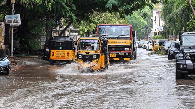 तमिलनाडु के कुछ हिस्सों में हल्की बारिश की संभावना, अंडमान सागर और अरब सागर के तट पर चलेंगी तेज हवाएं