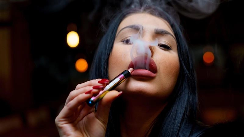 8.5 करोड़ व्यस्क और 1.5 करोड़ बच्चे कर रहे हैं ई-सिगरेट का इस्तेमाल, डब्ल्यूएचओ ने जताई चिंता