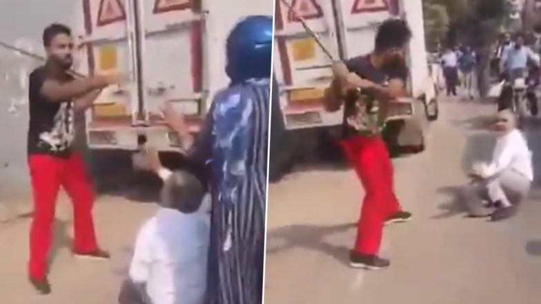 VIDEO: दबंगों का आतंक! बीच सड़क पर बुजुर्ग के साथ बेरहमी से मारपीट, लोहे की रॉड से पीटा, दिल्ली का वीडियो आया सामने