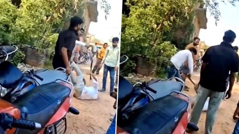 Viral Video: झांसी में पत्नी का प्रेमी समझ युवक को बेल्ट से पीटा, पुलिस ने की कार्रवाई