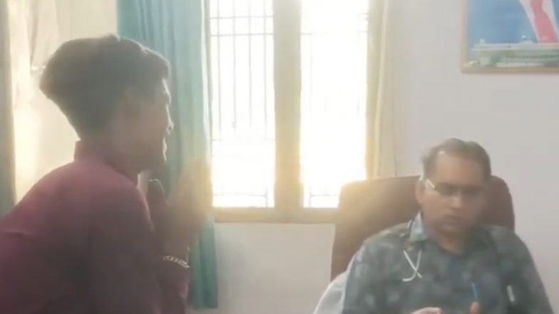 VIDEO: अमरोहा में जिला अस्पताल में मरीज के साथ चोरी, जेबकतरे ने निकाले ₹6 हज़ार; पकड़े जाने पर गिड़गिडाकर माफ़ी मांगने लगा