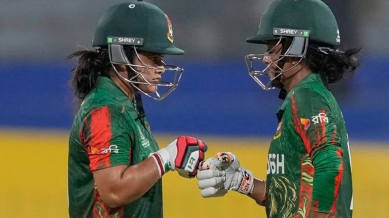 NZ-W vs BAN-W, ICC Women’s Cricket World Cup 2025 Toss & Live Scorecard: न्यूजीलैंड महिला टीम ने टॉस जीतकर किया बल्लेबाजी का फैसला, बांग्लादेश करेगी पहले गेंदबाजी, जानिए प्लेइंग इलेवन और लाइव स्कोरकार्ड
