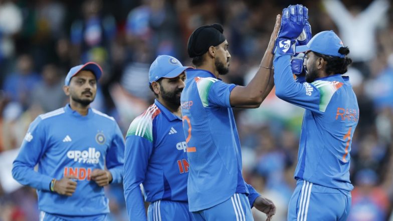 India vs Australia, 2nd ODI Match 2025 Live Score Update: ऑस्ट्रेलिया की आधी टीम लौटी पवेलियन, मैथ्यू शॉर्ट को हर्षित राणा ने किया आउट