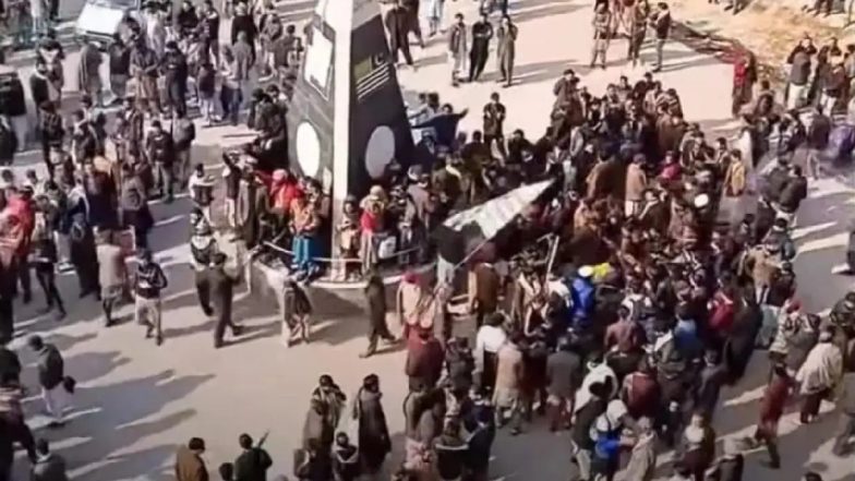 PoK में बगावत का VIDEO! पाकिस्तानी सेना के खिलाफ जमकर हुआ बवाल, गुस्साए लोगों ने पाक सरकार की उड़ा दी नींद