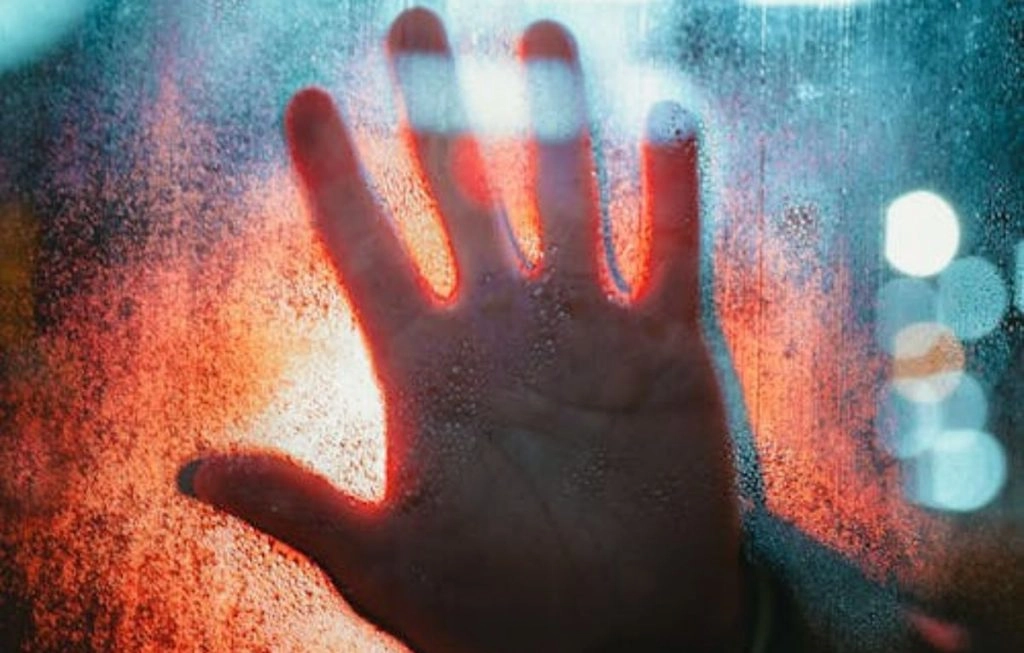 दिल्ली एसिड अटैक केस के मुख्य आरोपी को मिली क्लीनचिट, पीड़िता का पिता यौन उत्पीड़न में गिरफ्तार