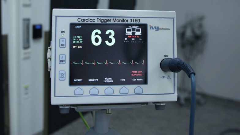 घोर लापरवाही! Mumbai के चेंबूर अस्पताल में ECG करते पकड़ा गया सफाईकर्मी, मानवाधिकार आयोग ने की कार्रवाई; BMC पर लगाया ₹12 लाख का जुर्माना