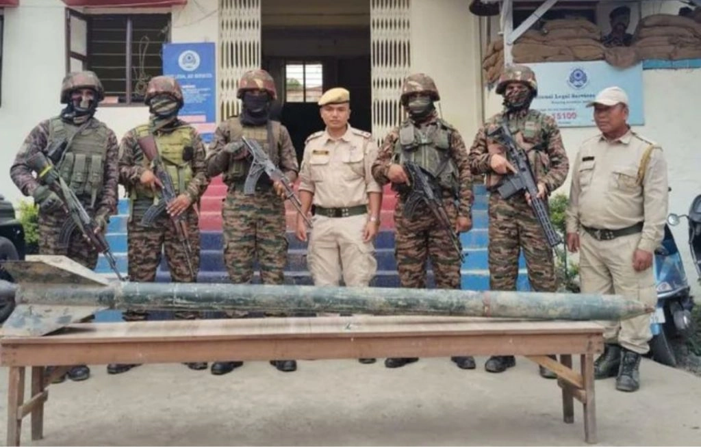 Manipur के Churachandpur में मिला देसी रॉकेट