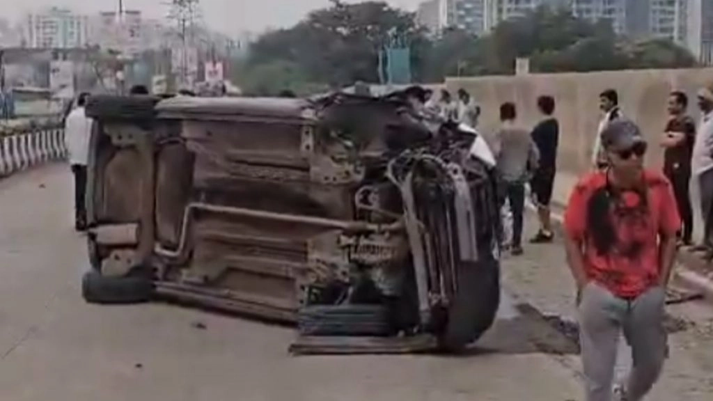 पुणे में तेज रफ़्तार कार का कहर, बीच सड़क दूधवाले को मारी टक्कर, मौके पर मौत