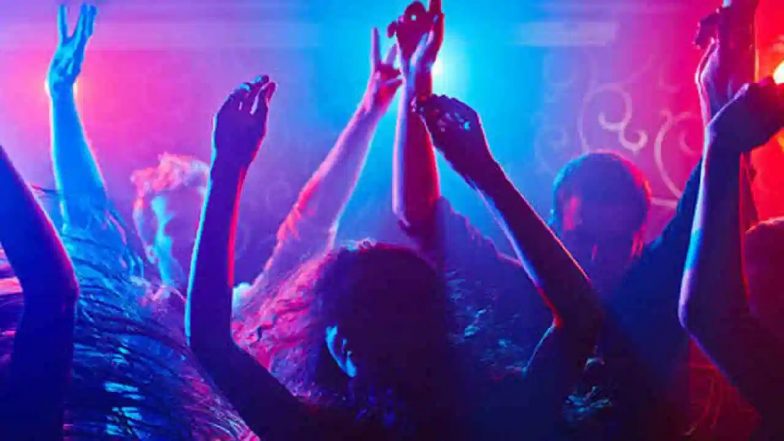 Telangana Rave Party: फार्महाउस में चल रही थी 'ट्रैप हाउस पार्टी', पुलिस ने छापा मारकर 22 नाबालिगों समेत 65 को पकड़ा
