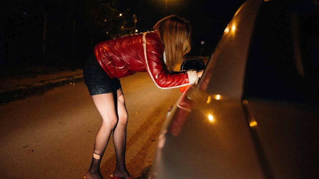 मुंबई डेटिंग स्कैम: दोस्तों की सतर्कता से अंधेरी के कैफे में चल रहे ठगी गिरोह का हुआ पर्दाफाश