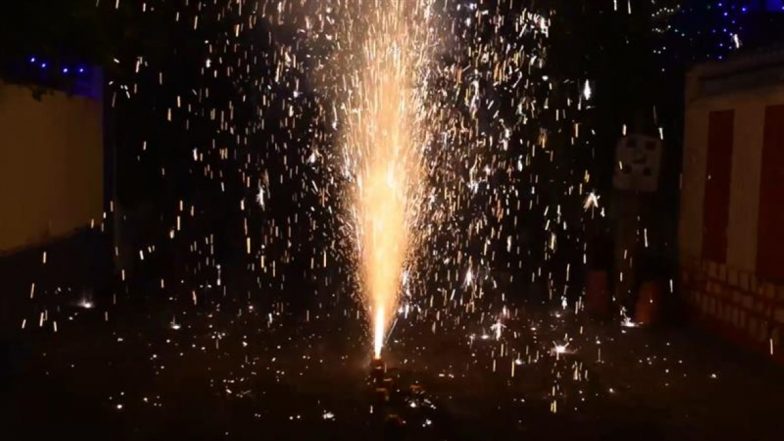 दिल्ली में कब फोड़ सकते हैं पटाखे? कहां से मिलेंगे ग्रीन क्रैकर्स, यहां मिलेगा हर सवाल का जवाब