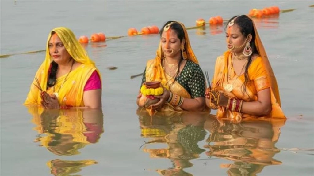 दिल्ली में यमुना पर छठ पूजा पर लगी पाबंदी हटी 