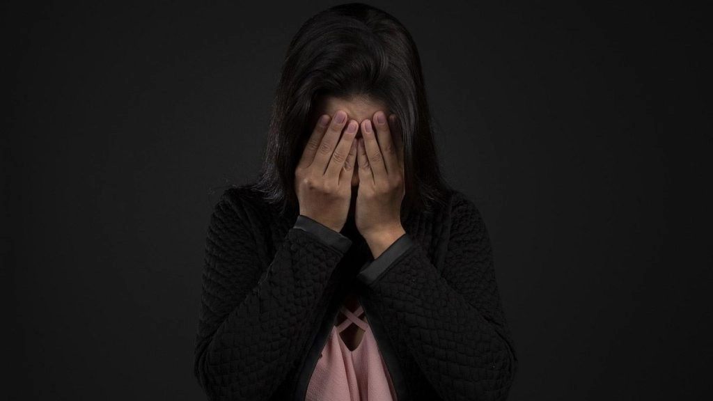 आत्महत्या करने वाली महिलाओं में 50% महिलाएं गृहिणी