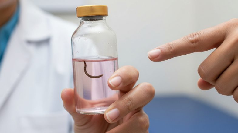 Worm in Antibiotic Syrup: कफ सिरप कांड के बाद MP में फिर बड़ी लापरवाही, अब बच्चों की एंटीबायोटिक सिरप में निकला कीड़ा