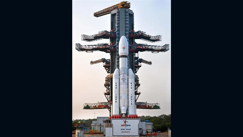 ISRO ने लॉन्च किया 'बाहुबली' रॉकेट GSAT-7