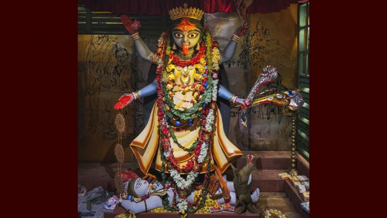 मां काली के पैरों के नीचे भगवान शिव को दिखाना सिर्फ पौराणिक कथा नहीं, सृष्टि संतुलन का है रहस्य