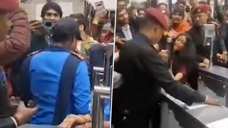 VIDEO: JNU की लाइब्रेरी में छात्रों ने फेस रिकॉग्निशन सिस्टम का किया विरोध, तोड़ डाली मशीन, जमकर मचा बवाल