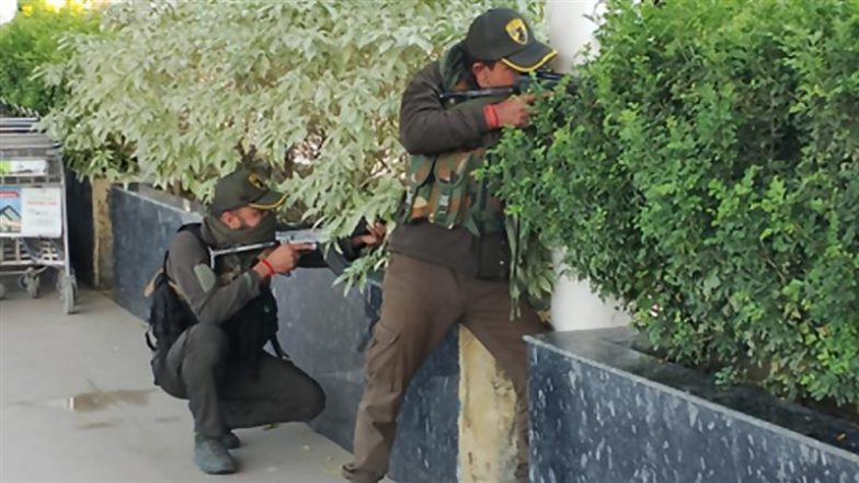 Jammu Airport: जम्मू एयरपोर्ट पर सीआईएसएफ की बहु-एजेंसी मॉक ड्रिल, आपातकाल में समन्वय और तैयारी का आकलन
