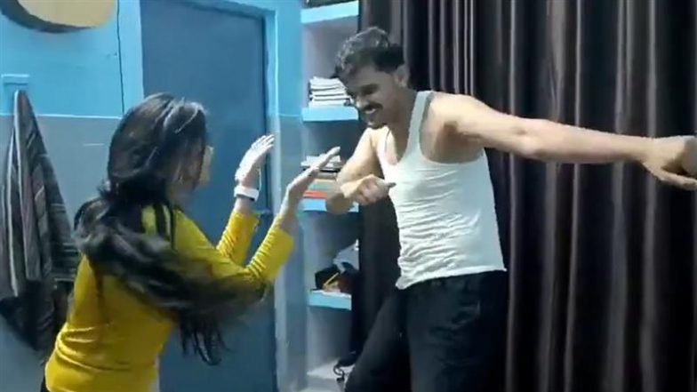 Viral Video: शामली के सरकारी अस्पताल के डॉक्टर का मंगेतर संग डांस वायरल, वीडियो सामने आने पर जांच की मांग तेज