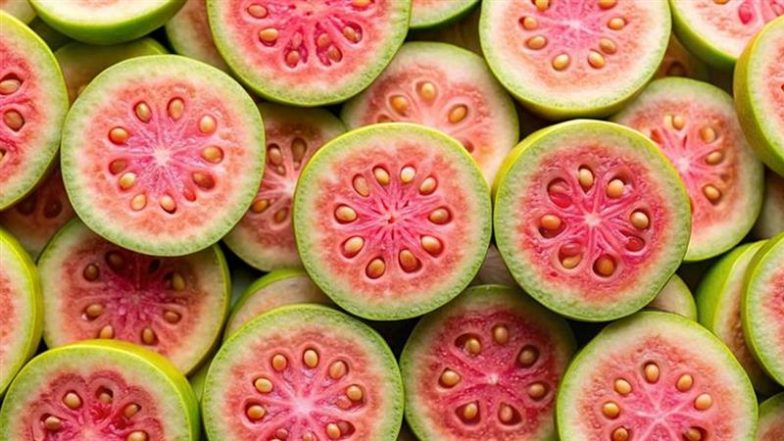 Guava For Cholesterol: एंटीऑक्सीडेंट्स से भरपूर कोलेस्ट्रॉल कंट्रोलर' अमरूद करता है दिल की सुरक्षा, धमनियों को रखता है साफ