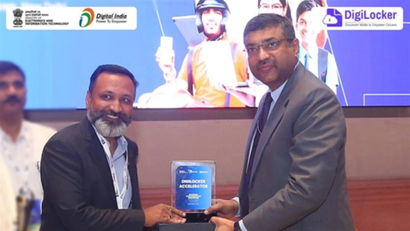 डिजीलॉकर एआई-बेस्ड ईकेवाईसी और ग्लोबल क्रेडेंशियल वेरिफिकेशन के साथ पेपरलेस गवर्नेंस का ग्लोबल मॉडल