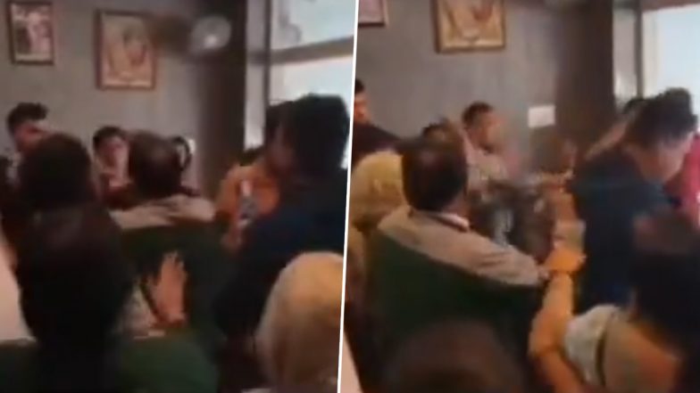 VIDEO: वृंदावन में होटल मालिक की गुंडागर्दी! मुंबई के यात्रियों से की जमकर मारपीट, कर्मचारियों के साथ मिलकर किया लाठियों से हमला, वीडियो आया सामने