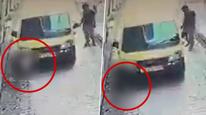 Muzaffarnagar Shocker: स्कूल वैन ने मासूम को कुचला, 2 साल के बच्चे की हुई मौत, मुज़फ्फरनगर जिले की दिल दहलानेवाली घटना:VIDEO