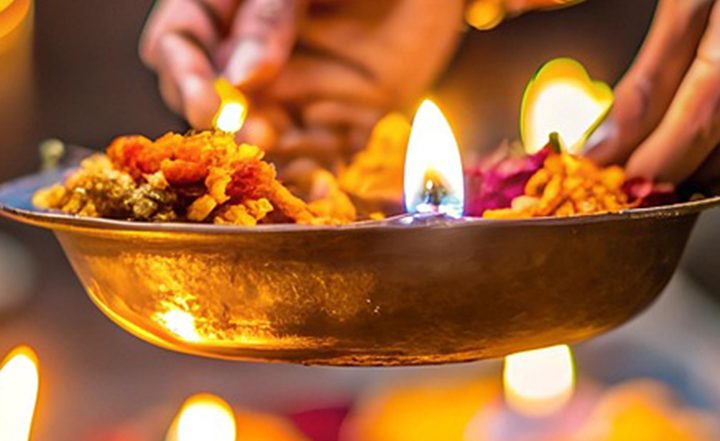 Dev Deepawali Wishes: देव दीपावली पर ये WhatsApp Messages और Facebook Greetings भेजकर दें शुभकामनाएं