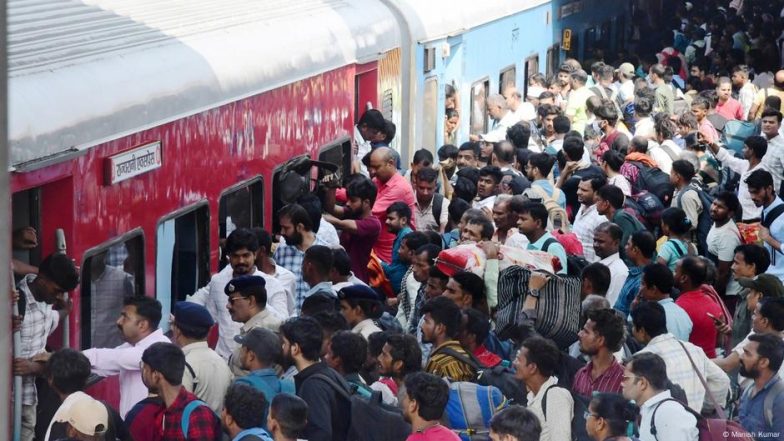 बिहार: क्या वाकई भारी पड़ेगा पलायन का मुद्दा
