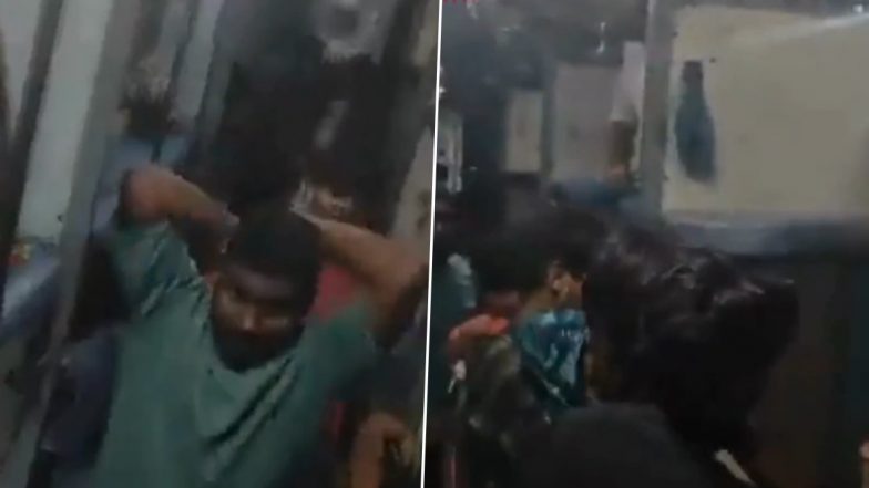 VIDEO: झांसी में वेंडर की दादागिरी! महंगे खाने को लेकर हुआ विवाद, यात्री की बेल्ट से की जमकर पिटाई, अंडमान एक्सप्रेस का वीडियो आया सामने