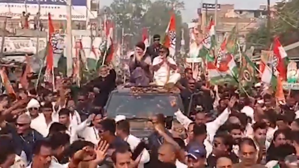 समस्तीपुर जिले में कांग्रेस नेता प्रियंका गांधी ने किया रोड शो.