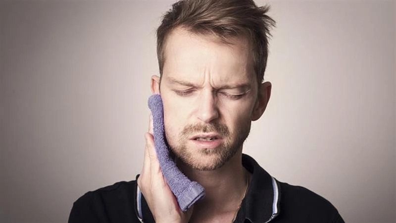 मसूड़ों की सूजन को न करें नजरअंदाज, इन आयुर्वेदिक नुस्खों से पाएं आराम