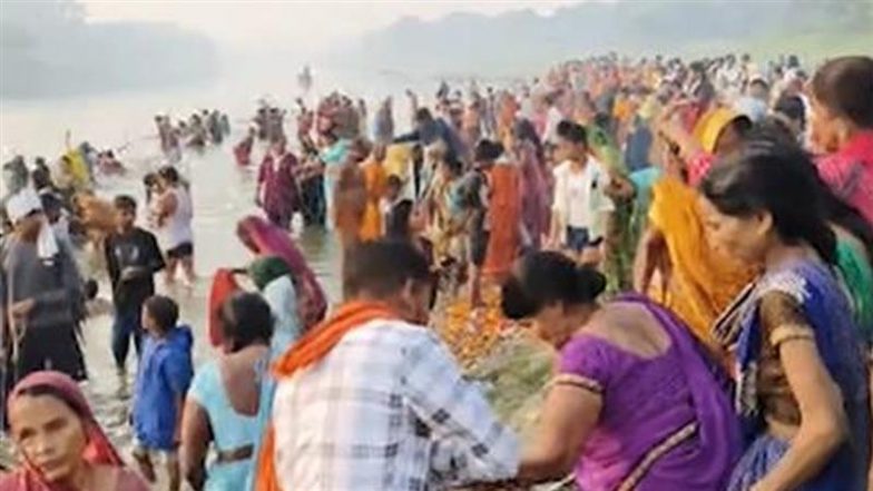 Kartik Purnima 2025: कार्तिक पूर्णिमा पर सूर्य घाट बना श्रद्धा का केंद्र, पवित्र स्नान-दर्शन के लिए पहुंचे सैकड़ों श्रद्धालु