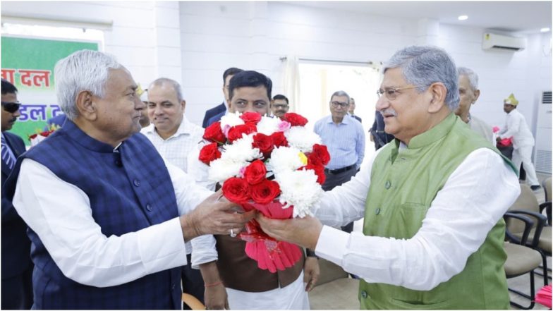 Nitish Kumar Bihar CM Oath Ceremony: गांधी मैदान में नीतीश कुमार लेंगे 10वीं बार सीएम पद की शपथ, गजेंद्र शेखावत ने बिहारवासियों को दी शुभकामनाएं