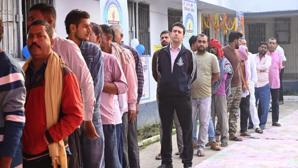 बिहार चुनाव में दूसरे चरण के लिए मतदान, दोपहर 1 बजे तक  47.62% फीसदी वोटिंग; किशनगंज सबसे आगे, मधुबनी पिछड़ा